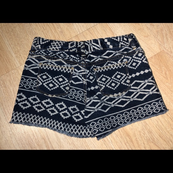 Old Navy Pattern Jean Short Size10Regular Standard - Picture 8 of 8